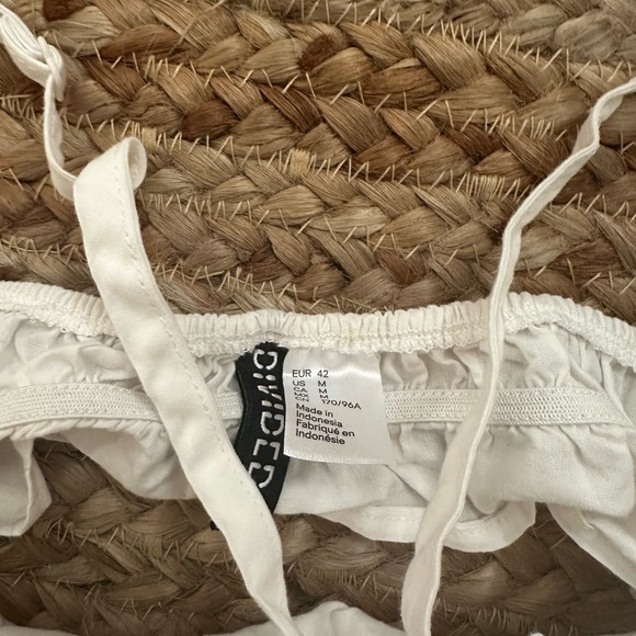 BACKLESS RUFFLE TOP - Picture 3 of 6